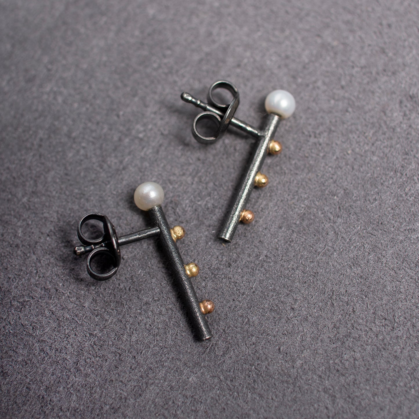 Stud Earrings Sticks With Gold Beads And Pearls