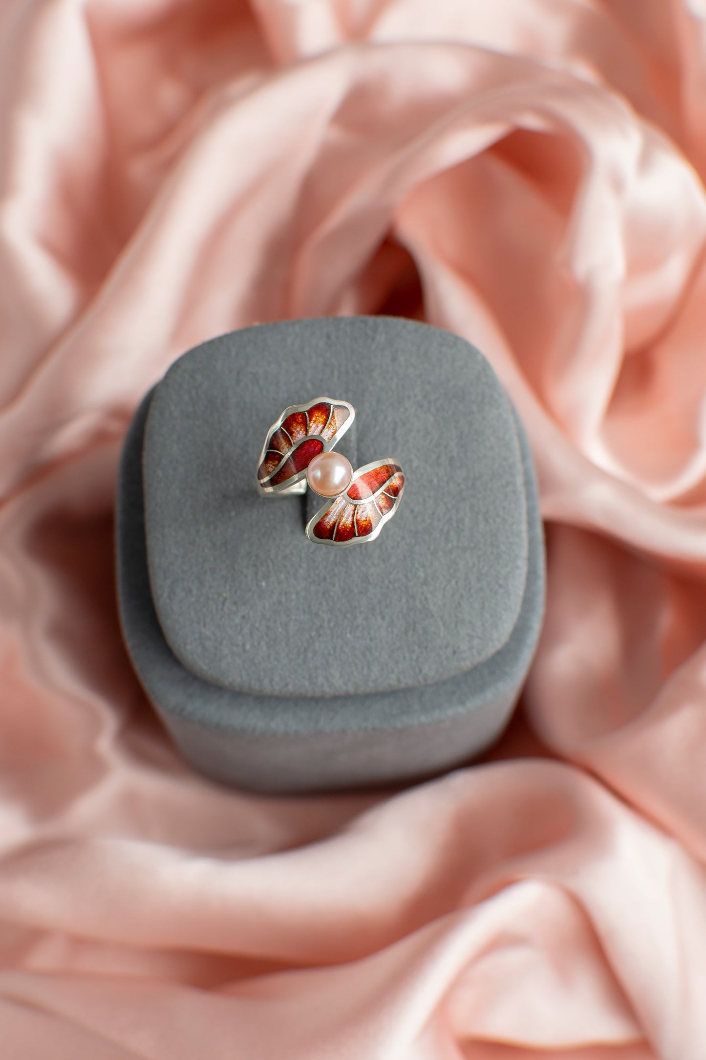 Red Luxury Butterfly Wings Ring With Rose Pearl