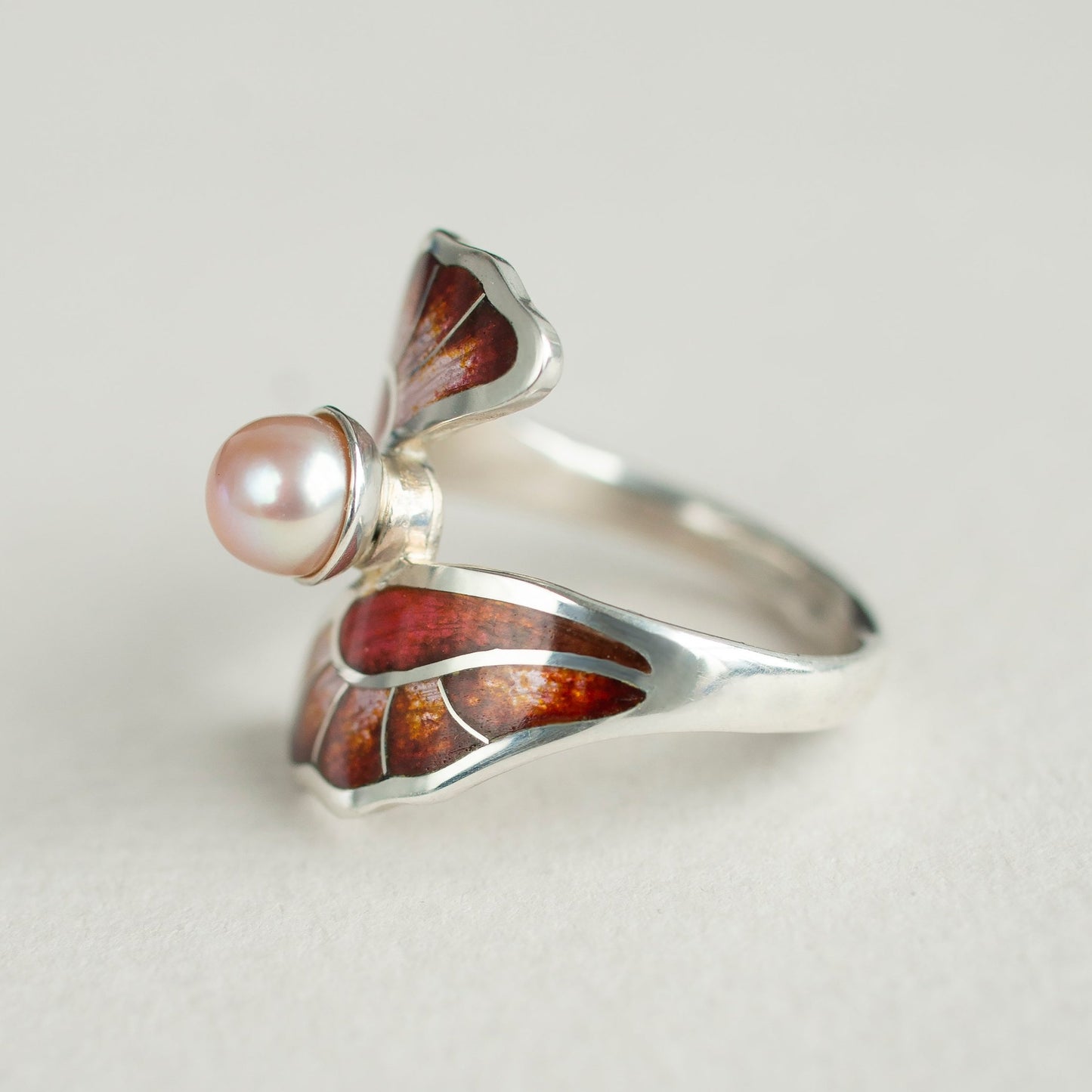 Red Luxury Butterfly Wings Ring With Rose Pearl